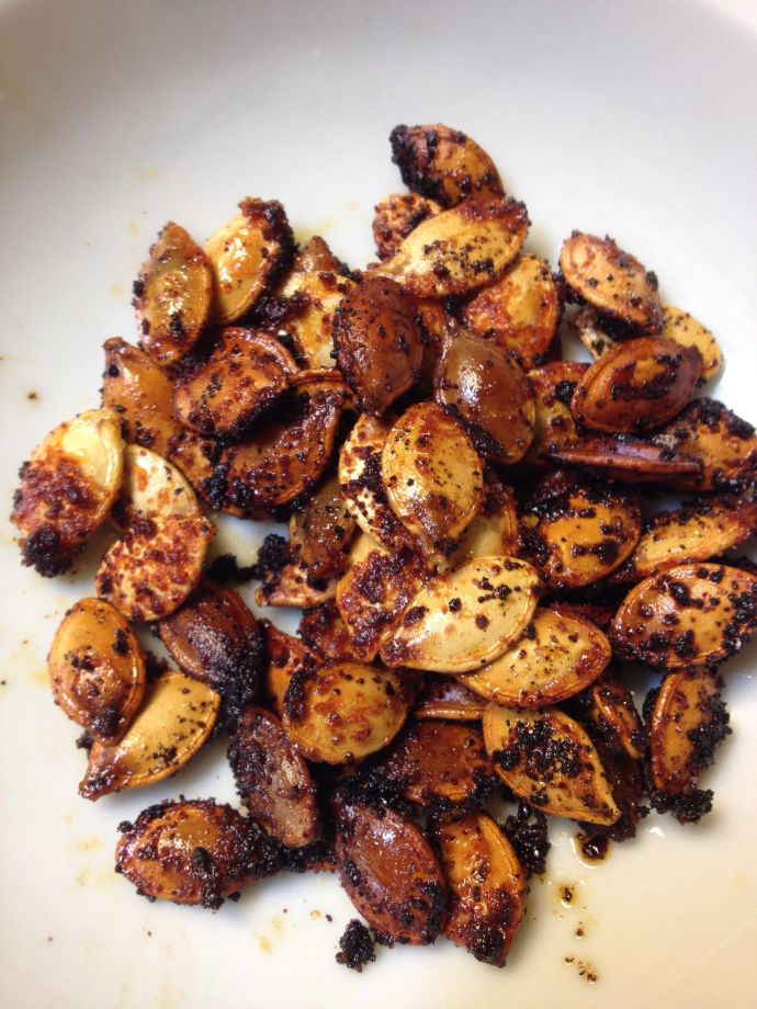 Chile-and-honey-roasted pumpkin seed snacks (MABphoto)