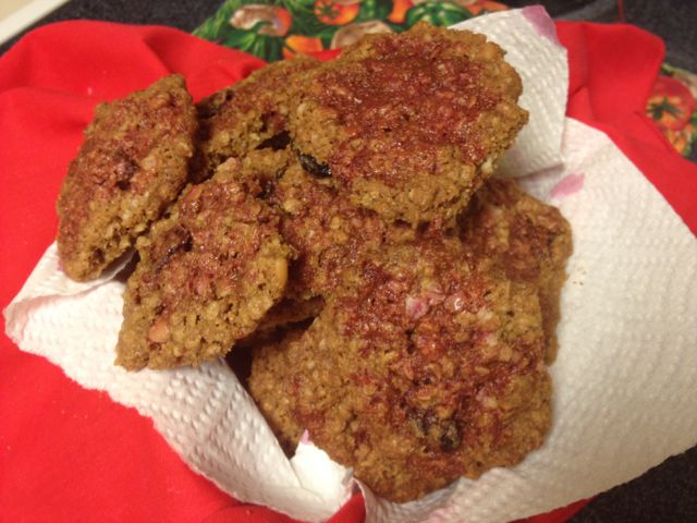 Roasted Mesquite and Heirloom White Sonora Wheat Oatmeal cookies droozled with prickly pear juice (MABurgess photo)