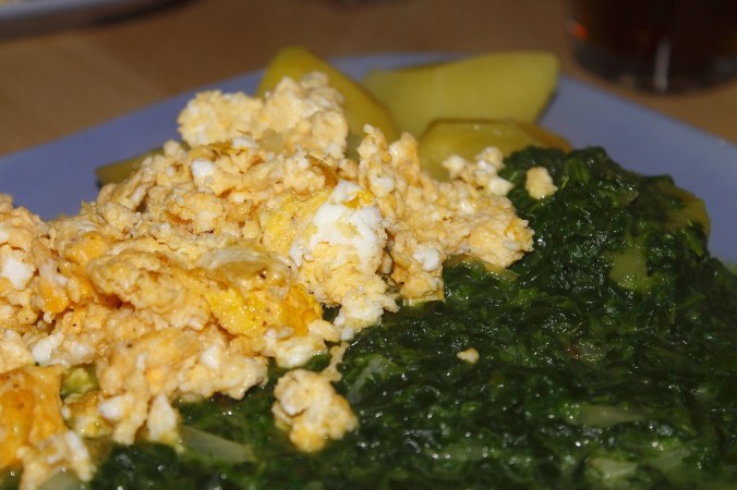 greens and eggs 694677_1280